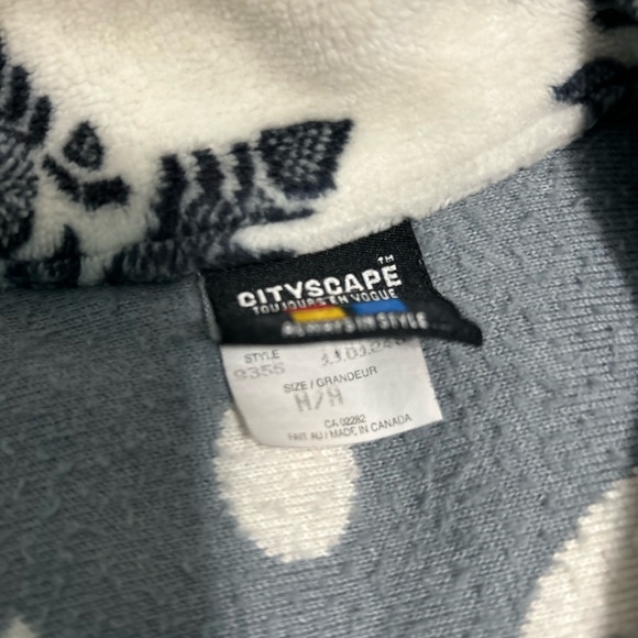 Cityscape Navy and White Fleece Jacket with Snowflake winter Design sz: medium - Picture 5 of 8